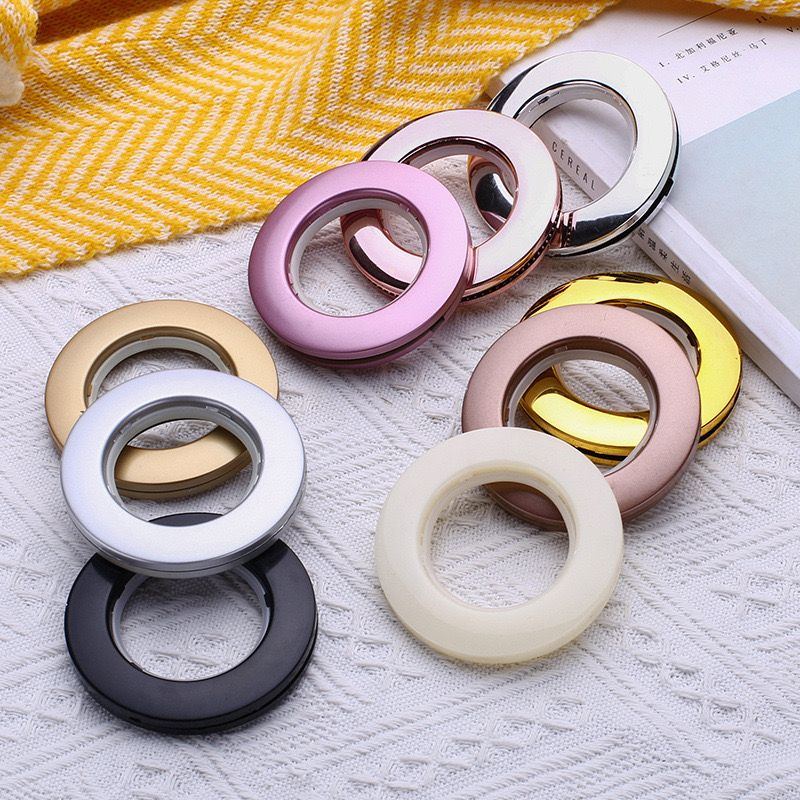 Stylish Modern Plastic Hotel And Home Curtain Ring Silent Perforated Art Hanging Roman Ring for Decorative Purpose