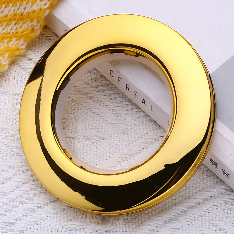 Stylish Modern Plastic Hotel And Home Curtain Ring Silent Perforated Art Hanging Roman Ring for Decorative Purpose